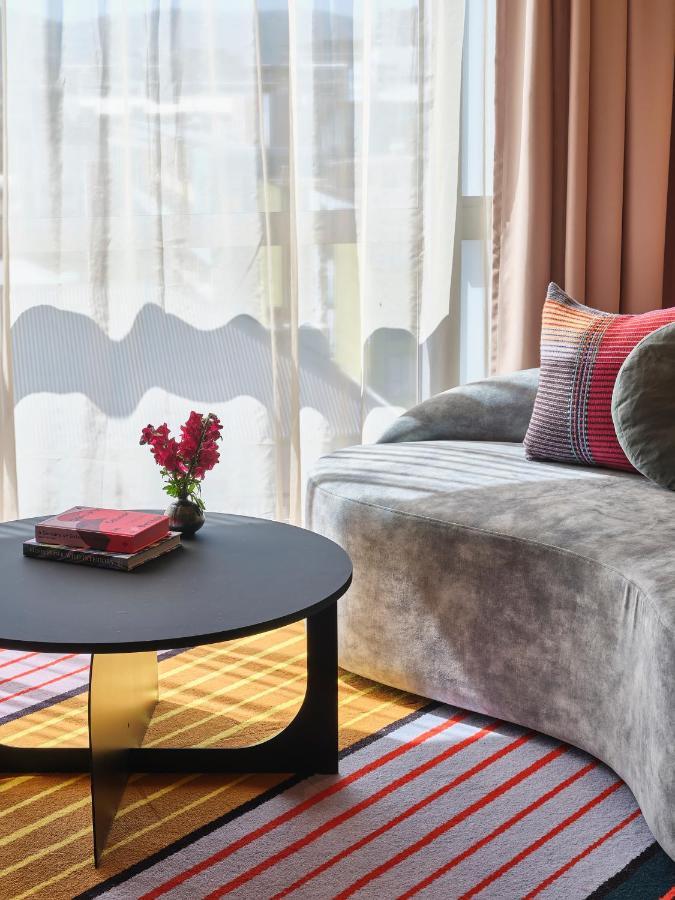 Naumi Hotel Уелингтън Екстериор снимка