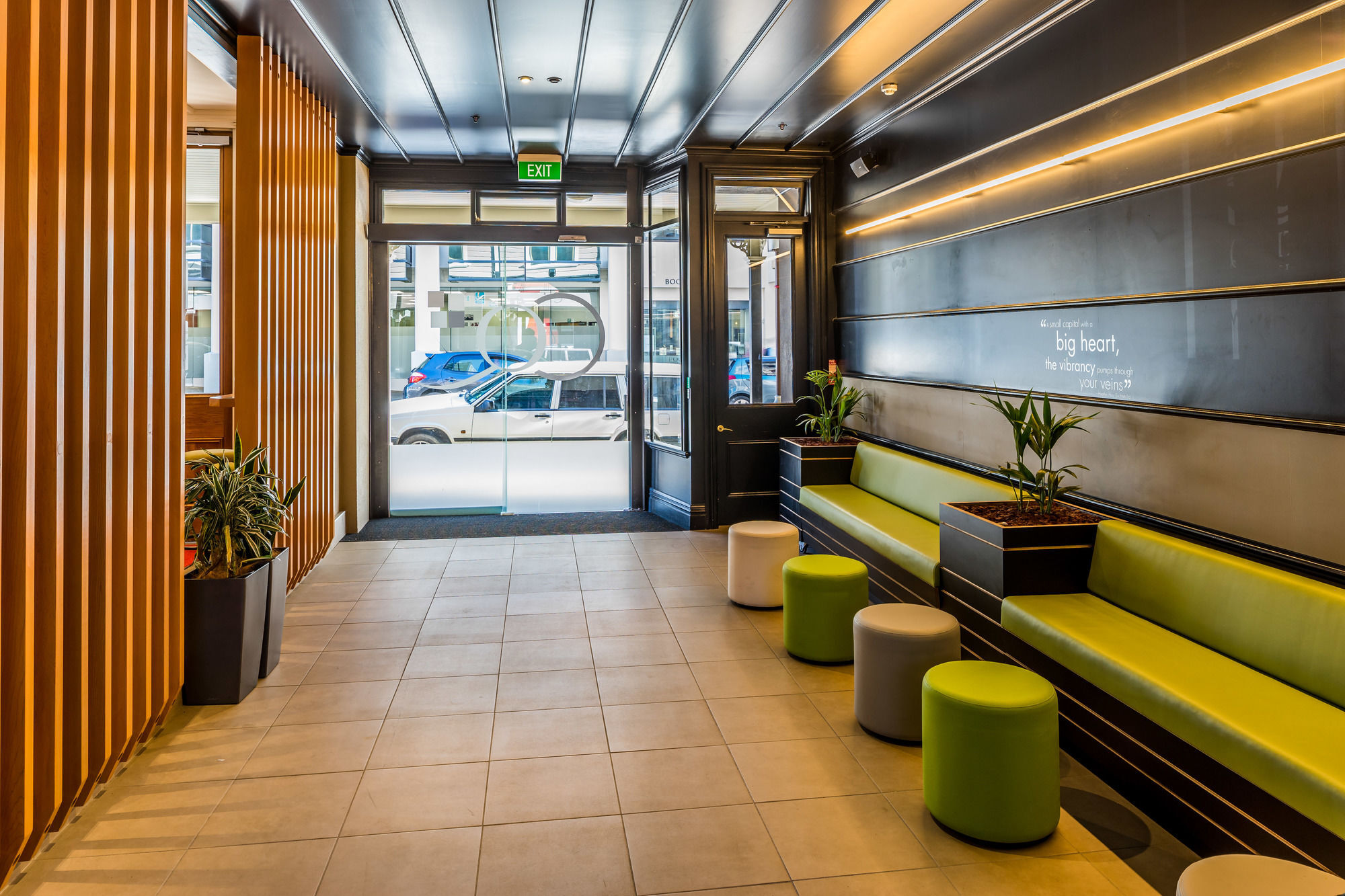 Naumi Hotel Уелингтън Екстериор снимка